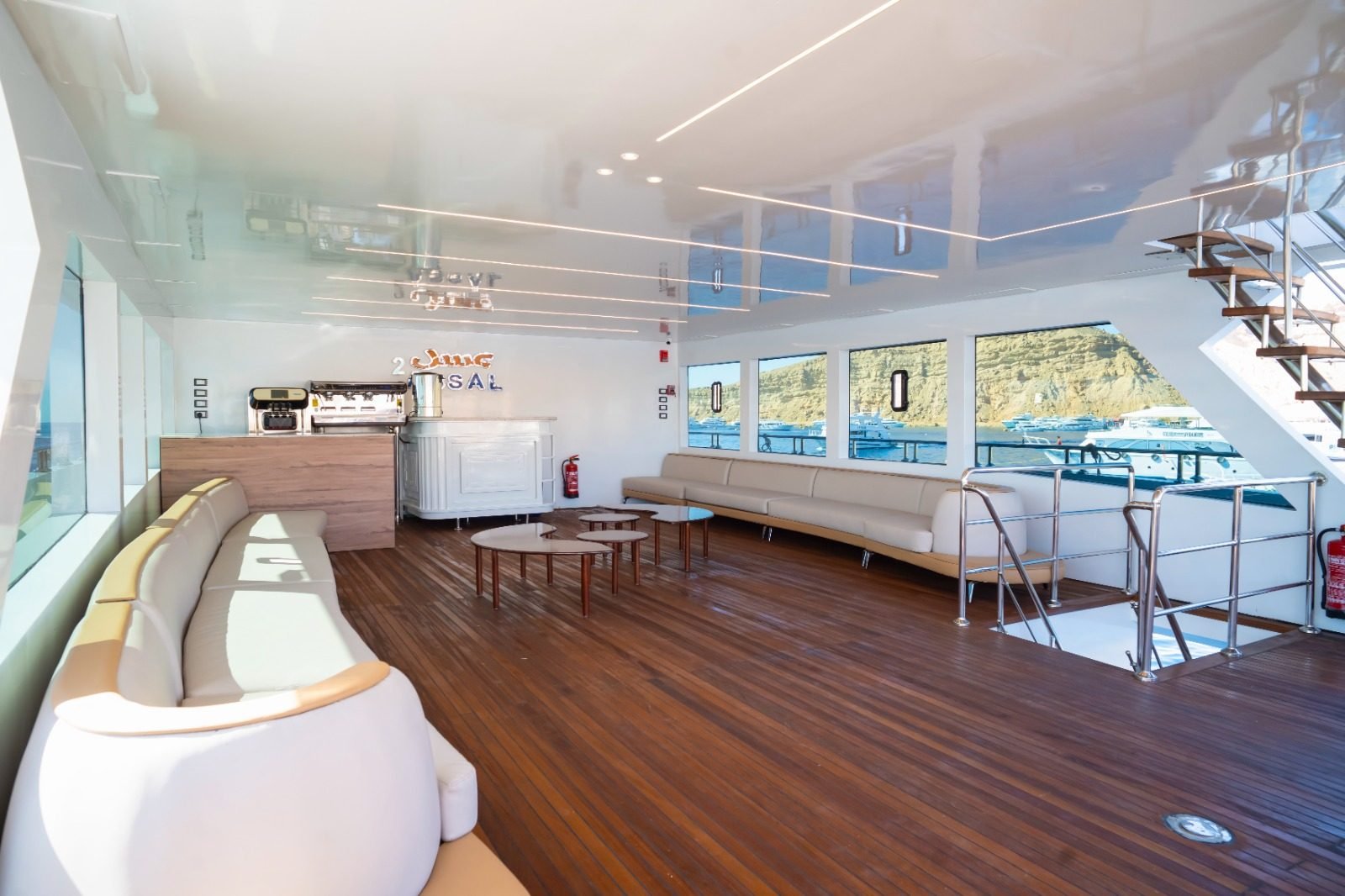 Upper-deck lounge with coffee bar